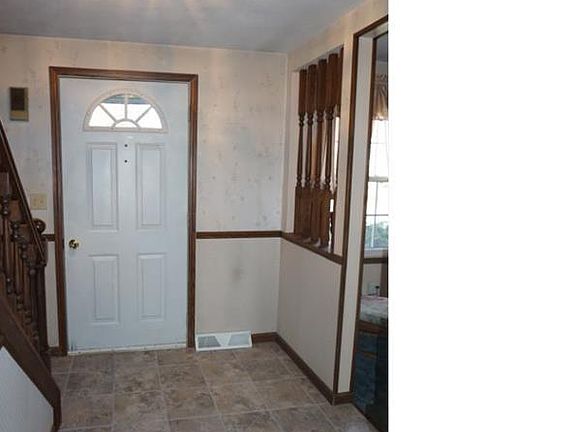 2nd image of 8034 Evesborough Dr