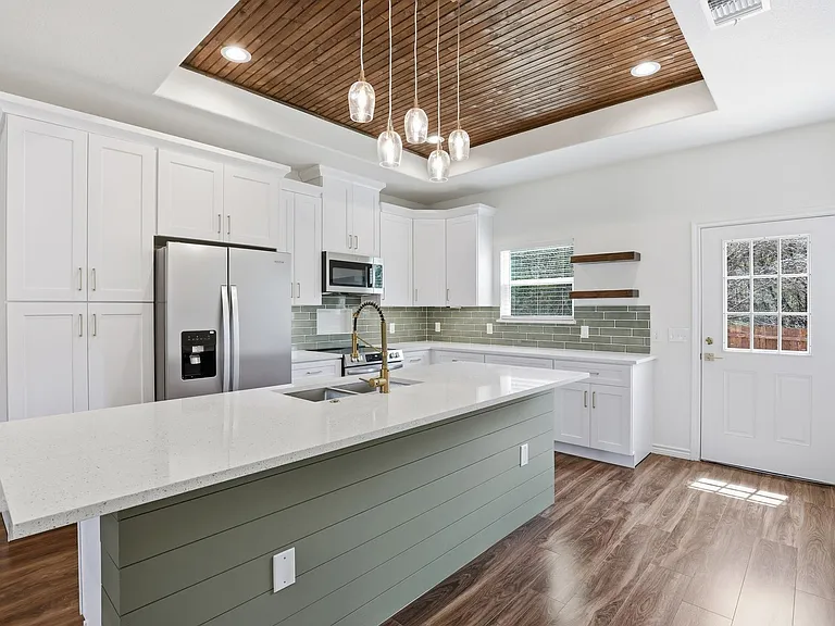 5718 Barkridge Dr — Photo 3