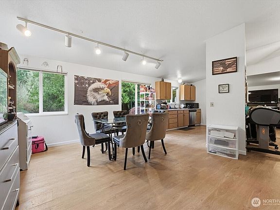 5th image of 23247 35th Avenue W