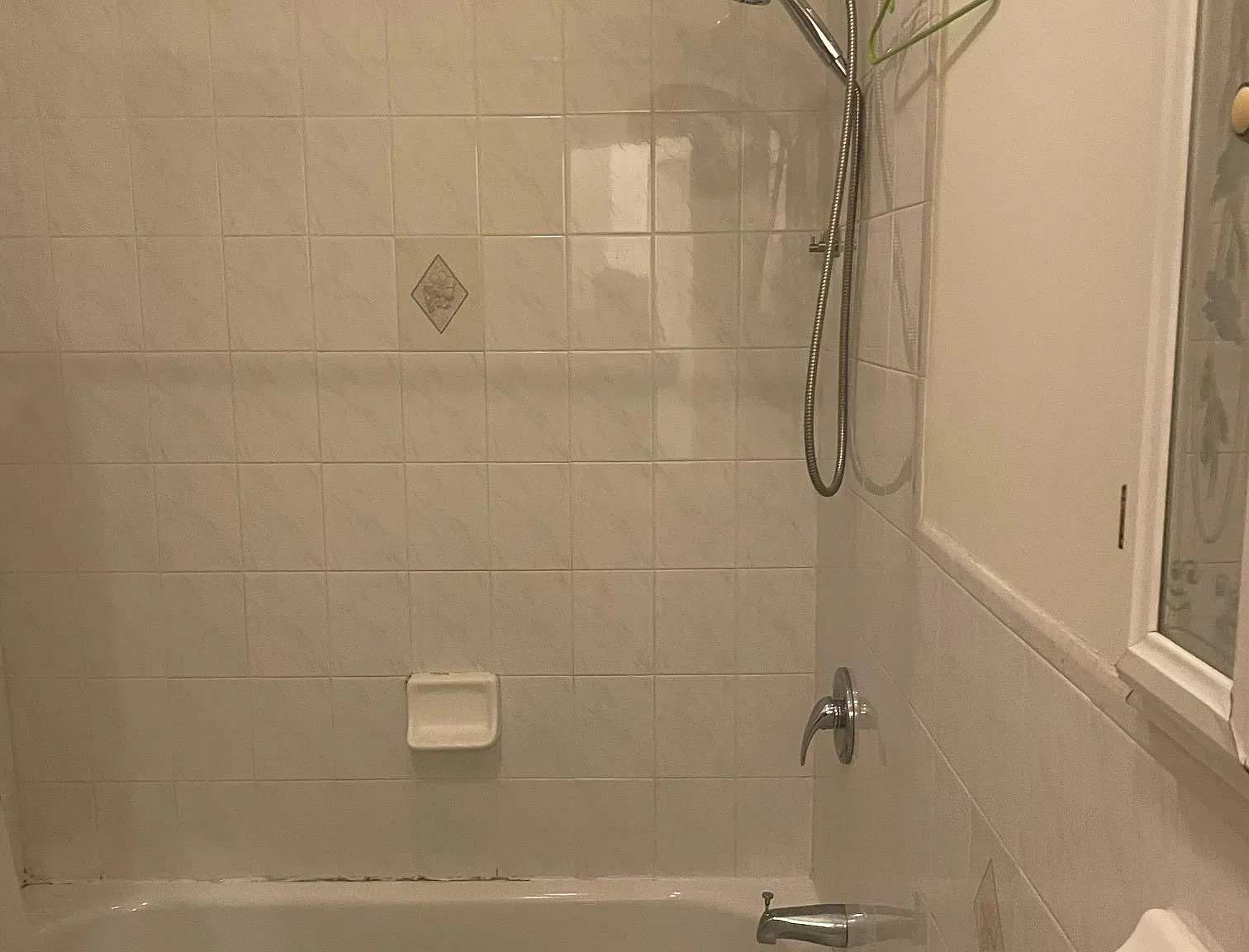 3 bed, 1080 sqft, $4,000 — Photo 3
