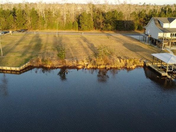 8 River Moss Ln, Westlake, LA 70669