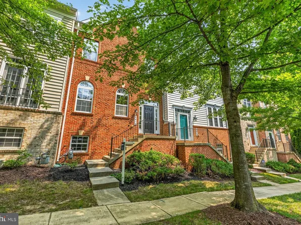 8010 Homefield Dr, Landover, MD 20785