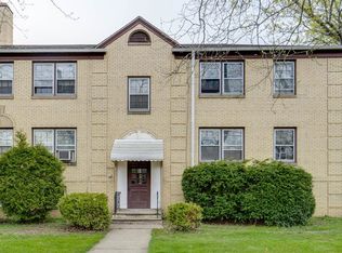 19351 Lake Shore Blvd #9, Cleveland, OH
