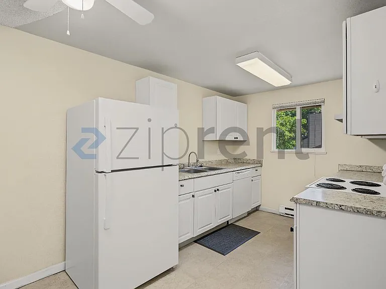 9660 SW Prairie Ter #D — Photo 11