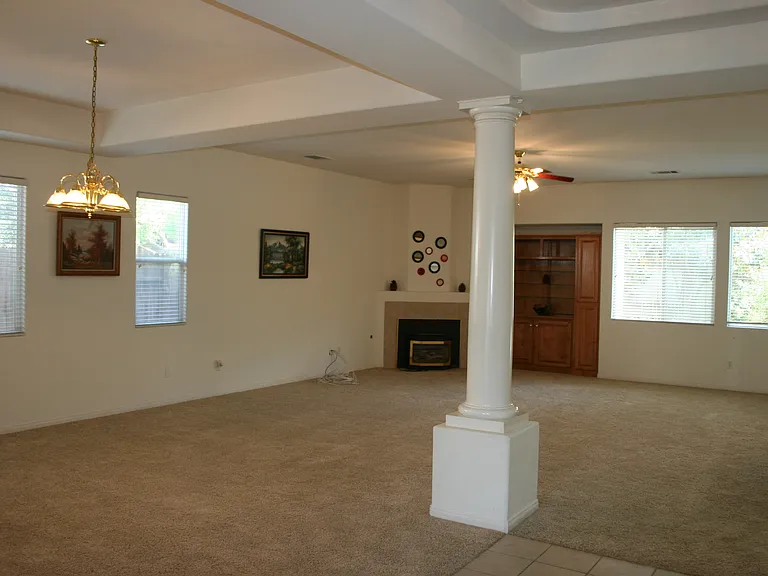 11917 Roaring River Ave — Photo 2