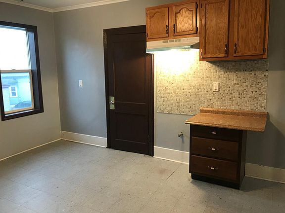 4th image of 116 Vanderbilt St Floor 2