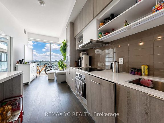 3rd image of 8 Hillsdale Ave E #1540
