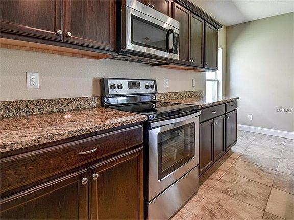 4th image of 633 Washita Stone Dr