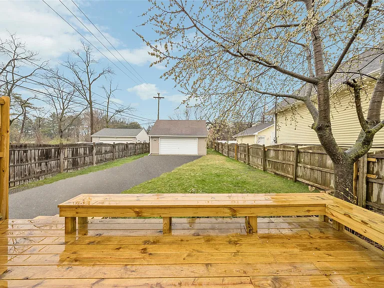 436 Park St — Photo 31