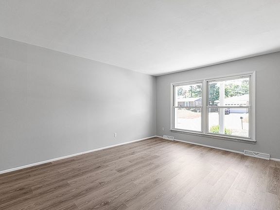 5th image of 11556 Sherrington Dr