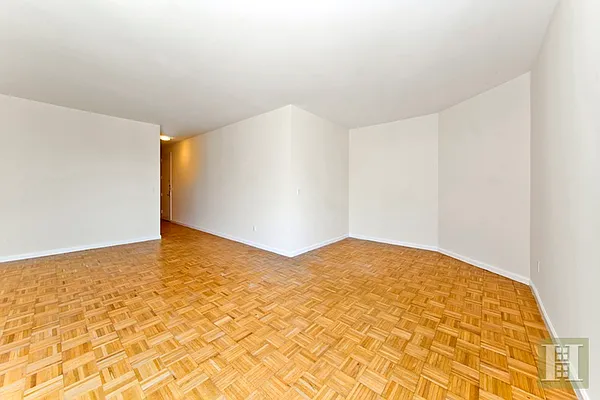 Rented by Halstead Real Estate | media 4