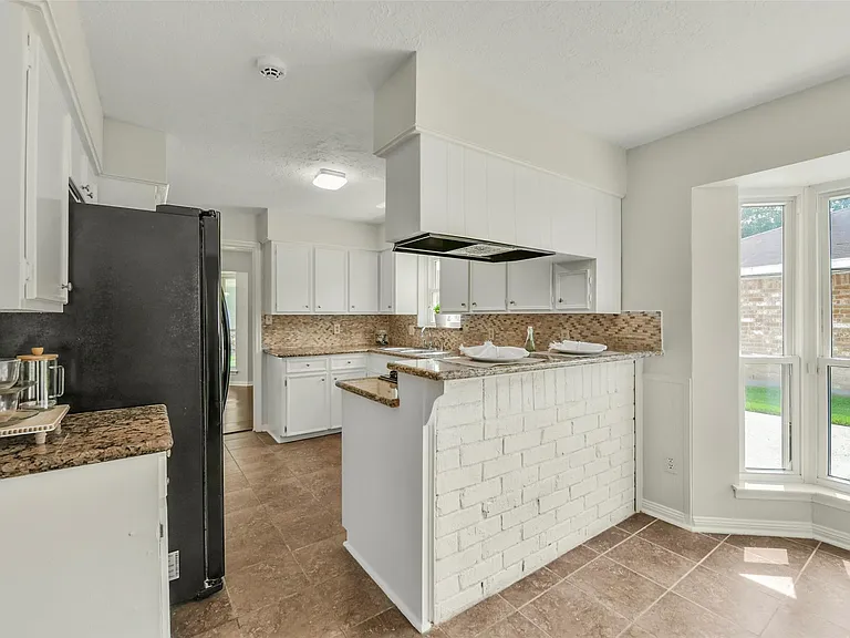 12011 Kirknoll Dr — Photo 17