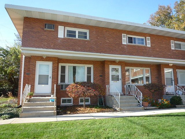 1st image of 2118 Warren Ave #2118