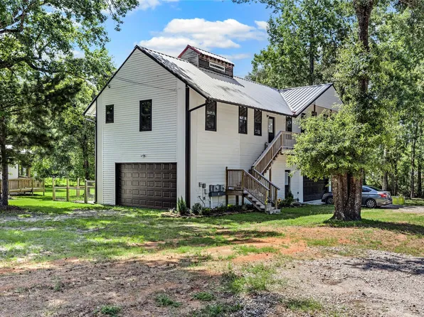 10423 Deer Lake Lodge Rd #B, Montgomery, TX 77316