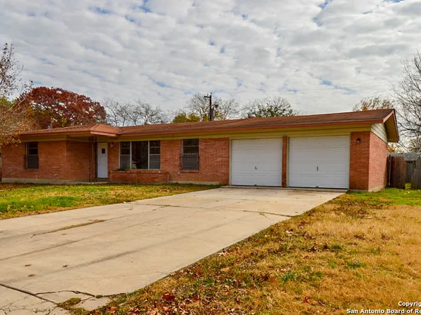 414 E Langley Blvd, Universal City, TX 78148