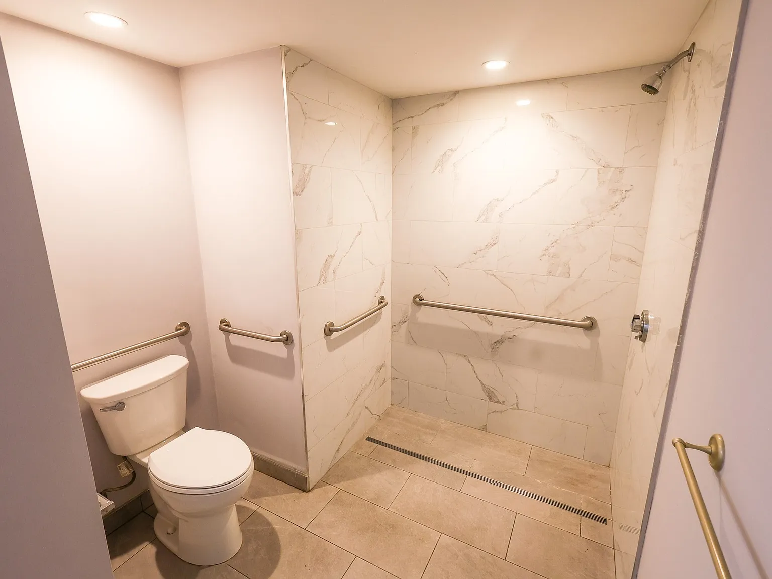 1 bed, 1.0 bath, 700 sqft, $2,100 — Photo 4