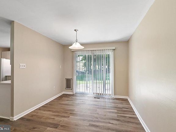 4th image of 307 Blackburn Ct