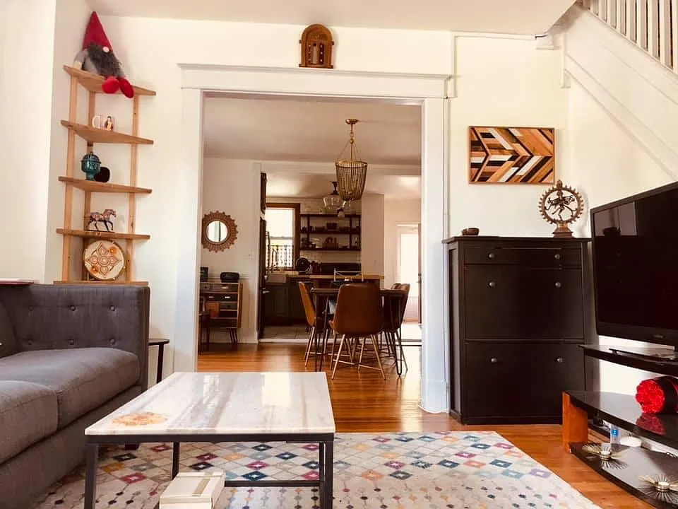 3 bed, 300 sqft, $1,150 — Photo 3