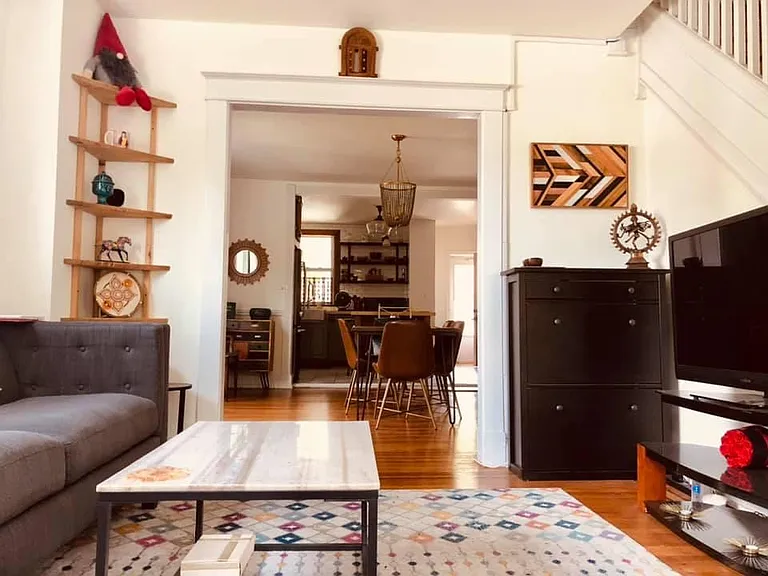 701 W 37th St — Photo 3