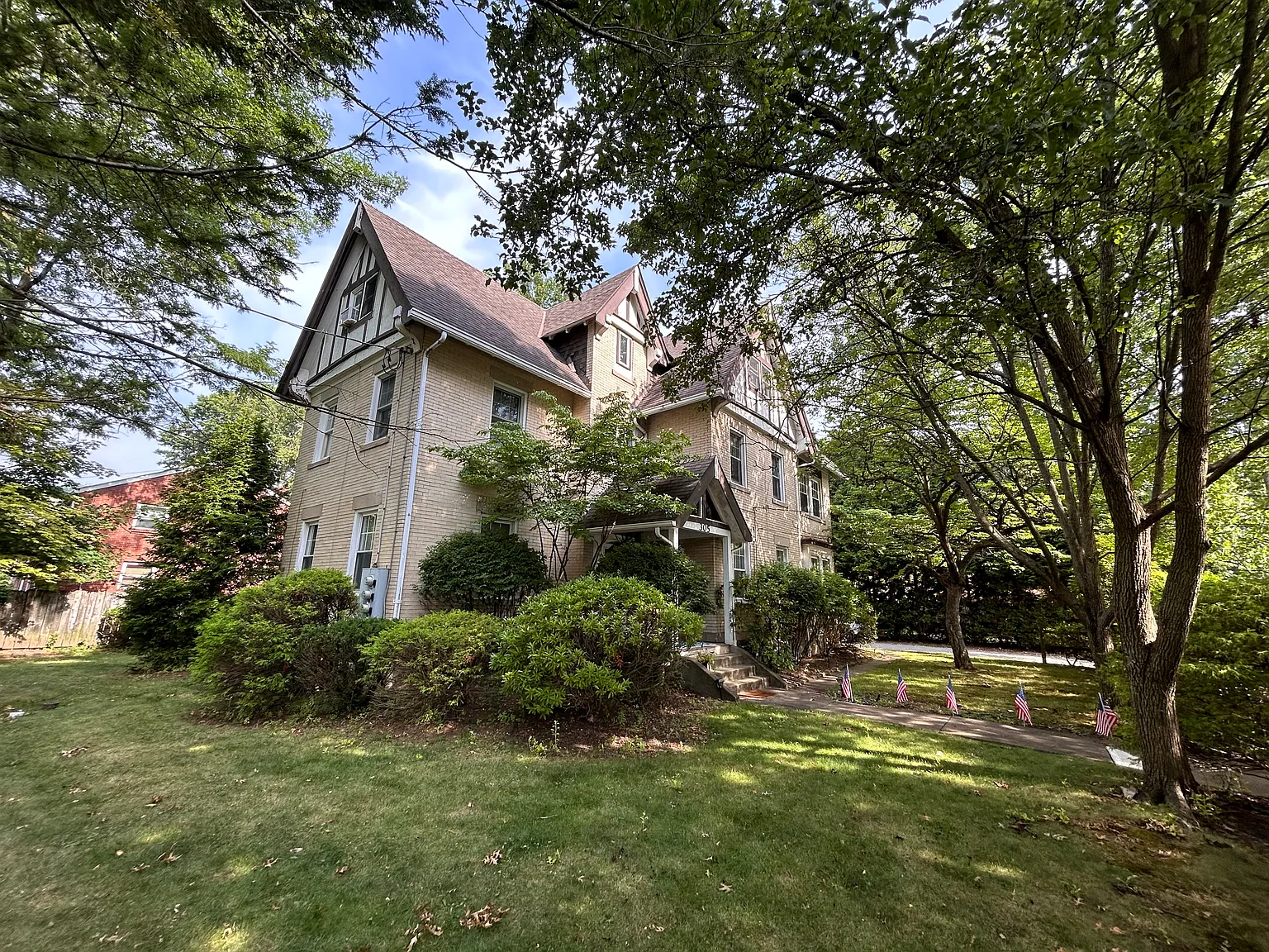 1 bed, 900 sqft, $1,175 — Photo 2