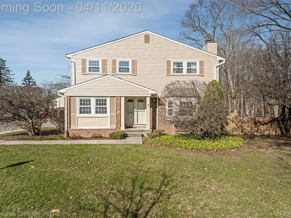 1476 Brentwood Dr, Troy, MI 48098