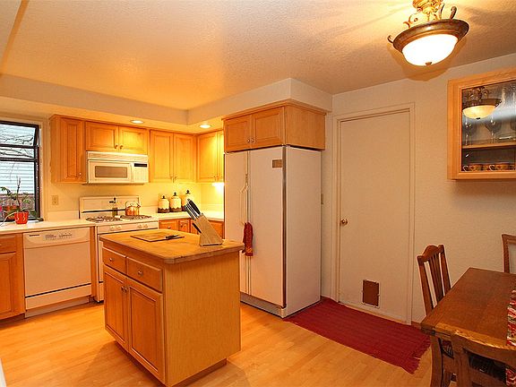 4th image of 2914 146th St SE