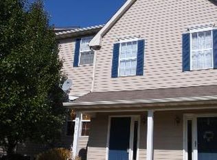 1321 Chestnut Ln, Yorkville, IL 60560