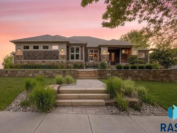 6201 S Grand Prairie Dr, Sioux Falls, SD 57108