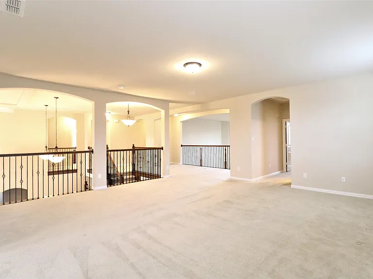 5070 Kerstyn Dr — Photo 25