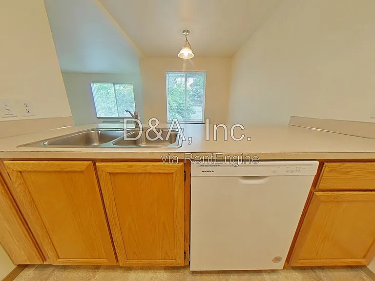 2960 NW Tyler Ave #302 — Photo 6