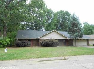 2005 Hutto St, Conway, AR 72032