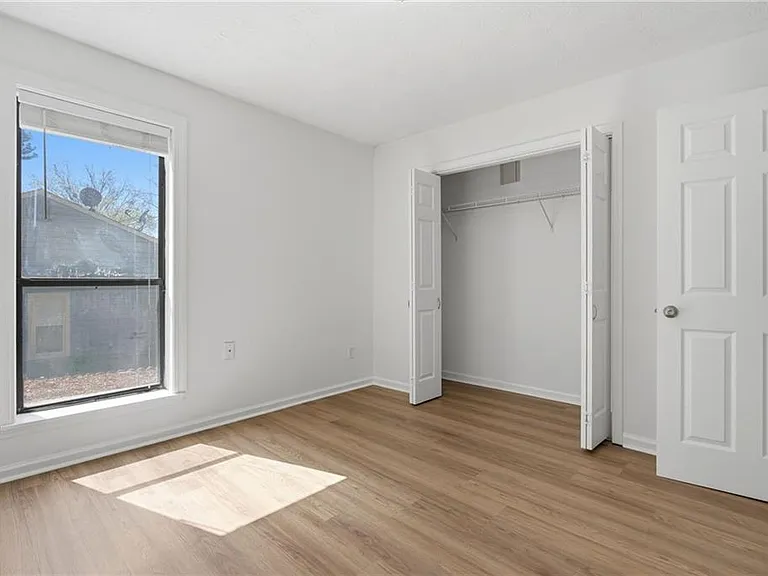 129 Sandalwood Cir — Photo 19