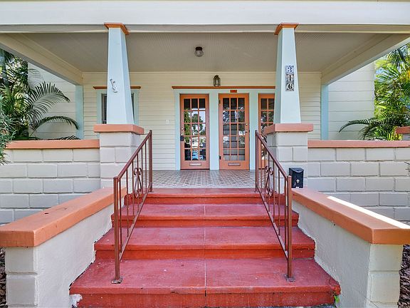 2nd image of 316 11th Ave NE APT 2