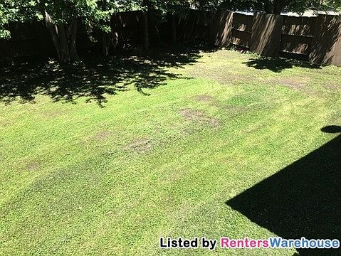 4th image of 12610 Polk St NE