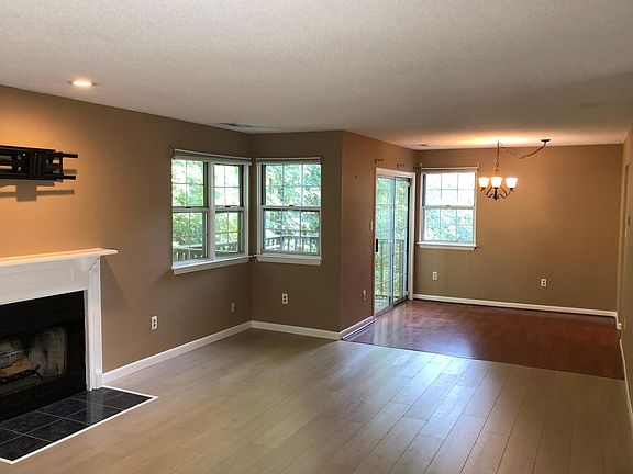 5th image of 205 Redstone Cir