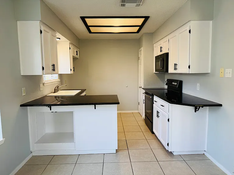 214 Portsmouth Dr — Photo 21