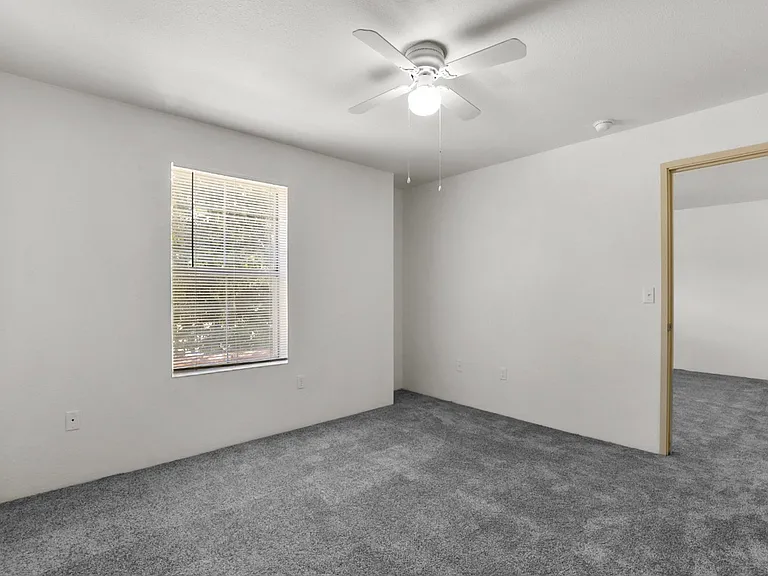 El Paseo Apartments — Photo 7