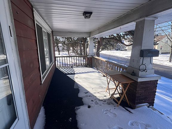 4th image of 696 Cordova Ave