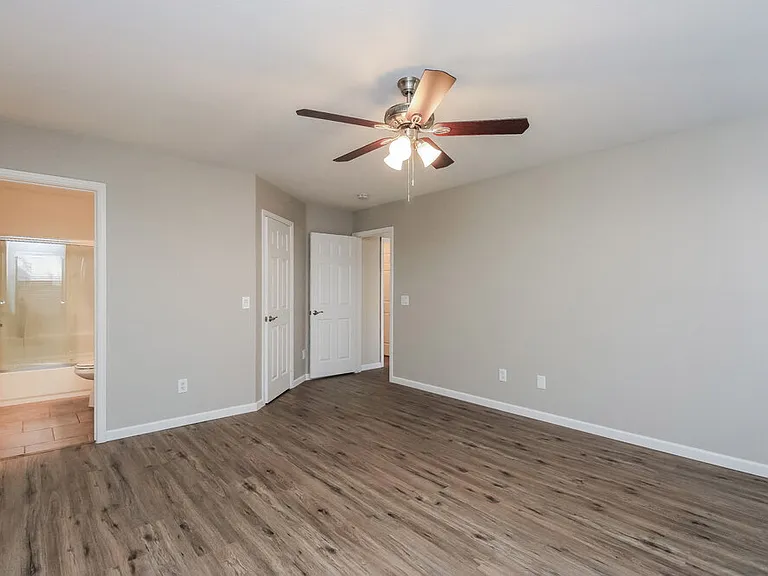 2229 E 35th Ave — Photo 10