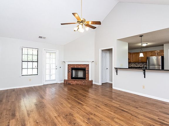 2nd image of 10824 Ridgefield Dr