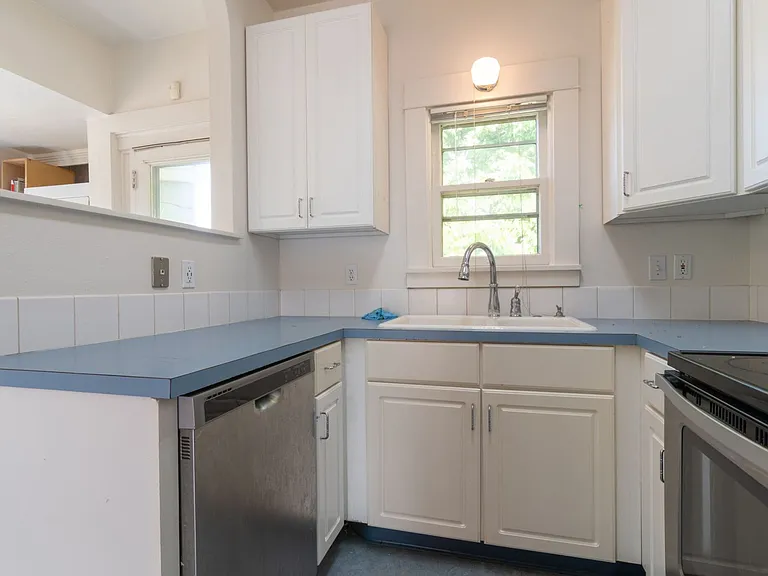 5534 N Missouri Ave — Photo 2