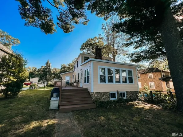 11572 E South St, Walkerton, IN 46574