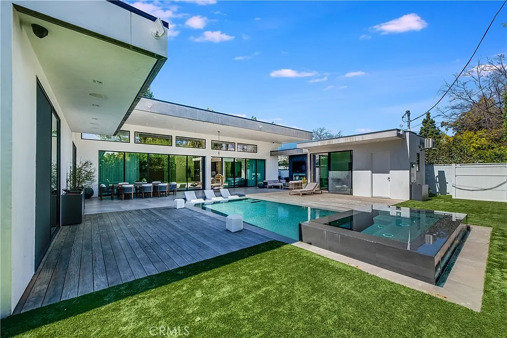 7 bed, 5800 sqft, $24,500 — Photo 1