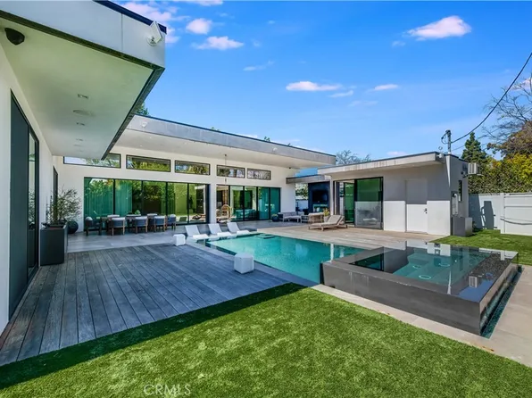 5510 Ethel Ave, Van Nuys, CA 91401