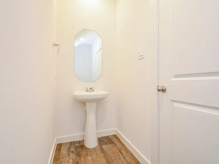 8047 Marchese Dr — Photo 16