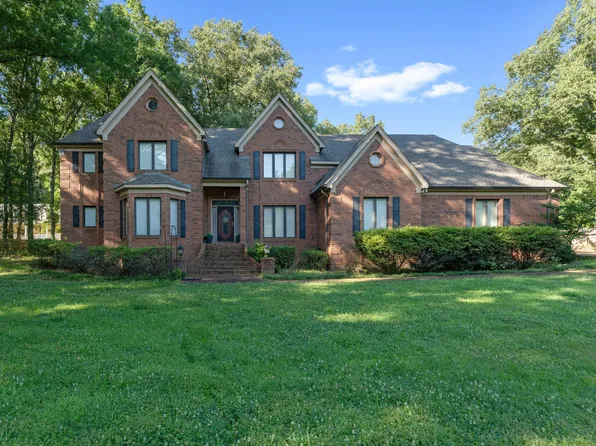 10065 E Country Way Dr, Cordova, TN 38018