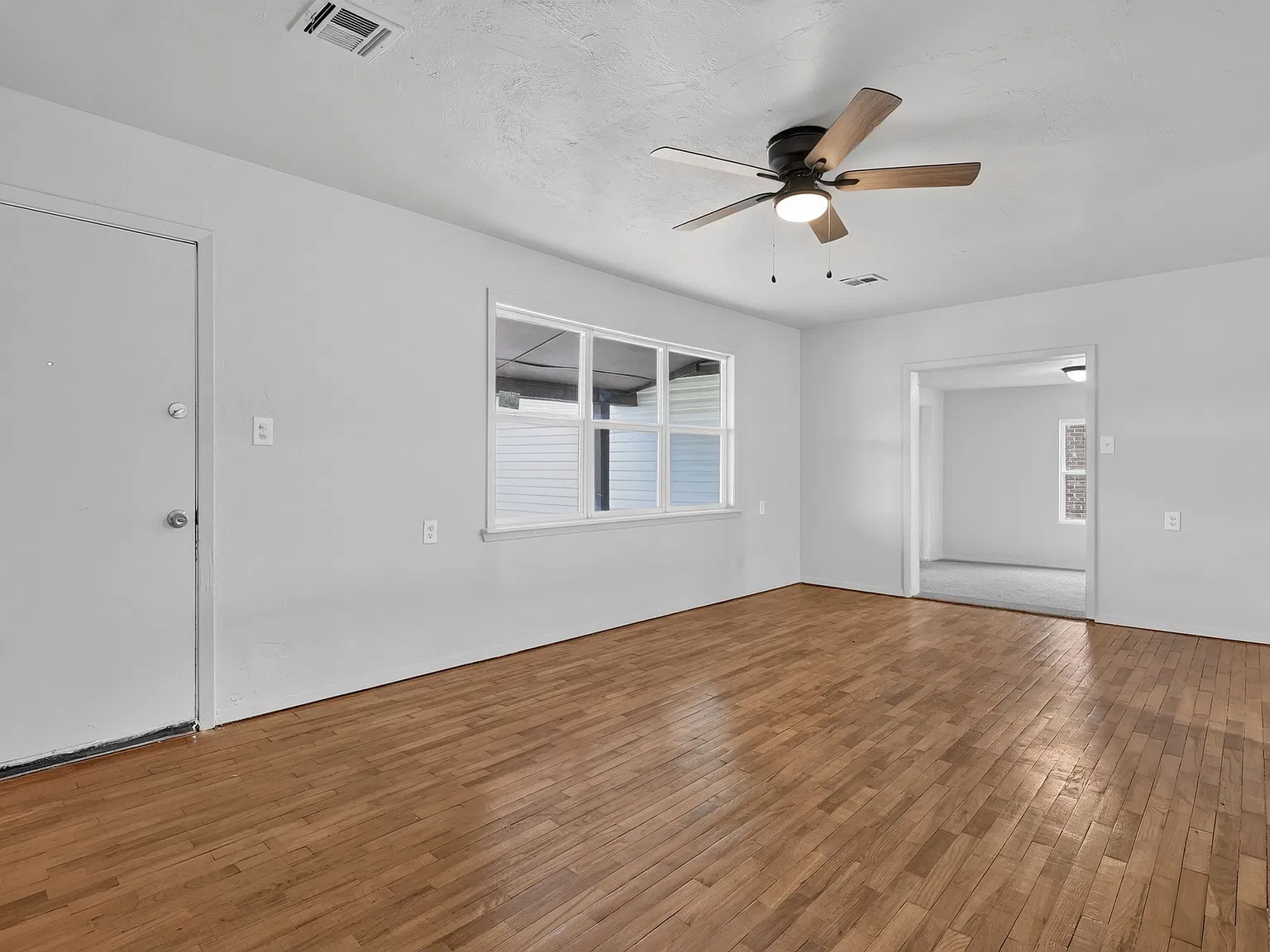 4 bed, 1.5 bath, 1642 sqft, $1,695 — Photo 4