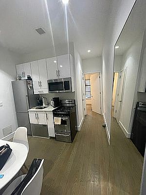 1st image of 9 Stanton St #5DE