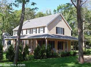 21 Leslies Ln, Oak Bluffs, MA 02557