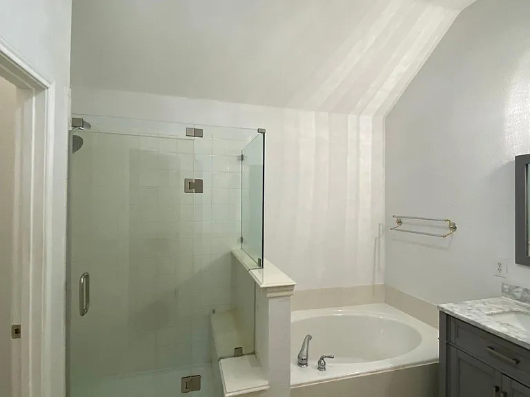 1720 Hackberry Branch Dr — Photo 11